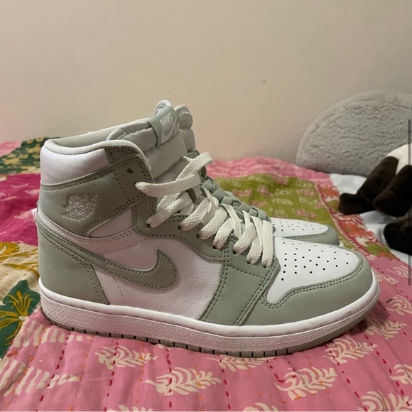 seafoam jordan 1’s - Picture 4 of 8